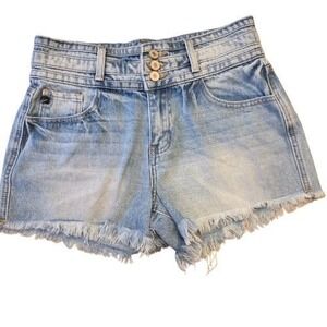 KanCan 7/27 Retro 80s High Rise 3 Button Frayed Hem Denim Mom Shorts Light‎ Wash